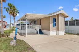 Blue Paradise - Pools, Golf, Deck, Pet Friendly - Image 2