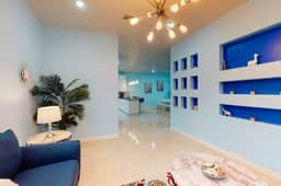 Blue Dolphin Beach House - Image 4