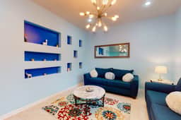 Blue Dolphin Beach House - Image 3