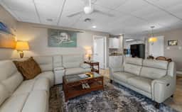 Galleon's Getaway - Monthly Stays, Bayfront, Pool - Image 3