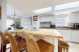 White Granite at 106 East Huisache - Image 4