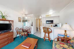 Victorian Condos - Back to the Beach - Image 5