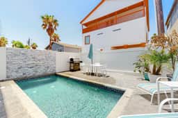 Dolphin Paradise Unit A - Image 3