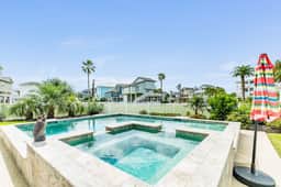 Seaside Paradise Retreat - Image 2