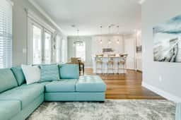 Seaside Paradise Retreat - Image 4