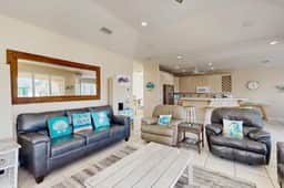 Hibiscus Hideaway Beach House - Image 3