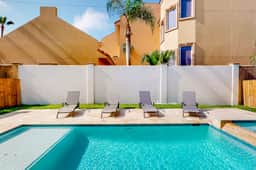 Carolyn's Beach House - Image 2