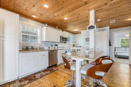 Captain Dan's Beach House - Image 4