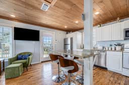 Captain Dan's Beach House - Image 3