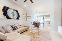 Dolphin Beach House - Image 4