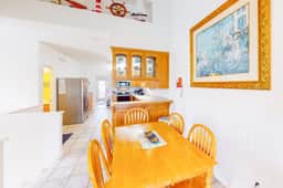 Acapulco Townhouse - Image 2