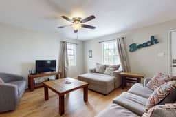 Beach & Chill at 109 E Dolphin - Image 4
