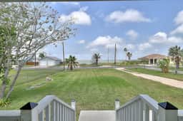 Relaxed Beachin - Image 5