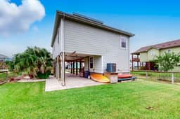 Festive Beach Retreat - Image 4