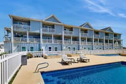 Shoreline Retreat - Image 4