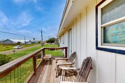 Bay Breeze House - Image 4