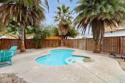 Surf Inn - Under New Ownership - Image 2