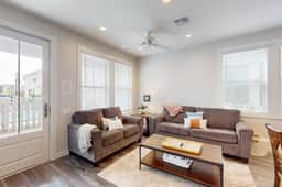 Beach Bummz Bungalow - Image 4