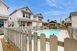 Beach Bummz Bungalow - Image 2
