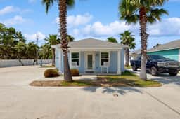Gone Coastal Cottage - Image 4