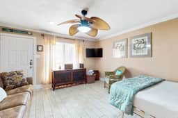 Quaint Oasis - Image 4