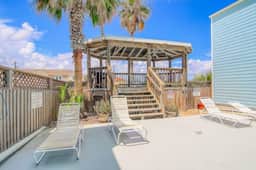 Leeward Isles - Lyla's Beach Getaway - Image 3