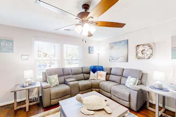 Central Galveston Cottage - Image 4
