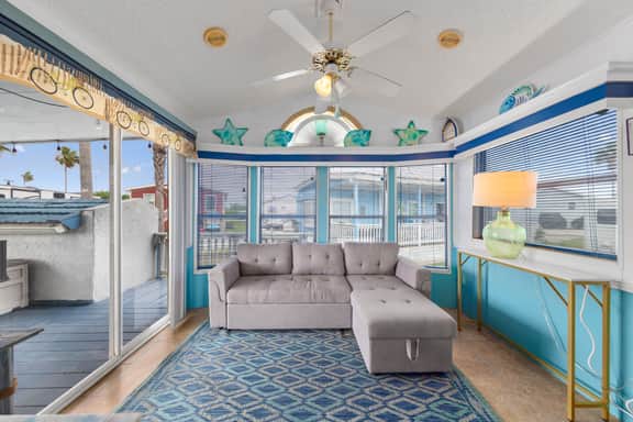 Blue Paradise - Pools, Golf, Deck, Pet Friendly - Image 3