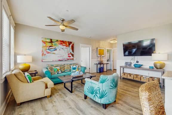 Pointe West Resort - Treasure on the Beach - Image 5