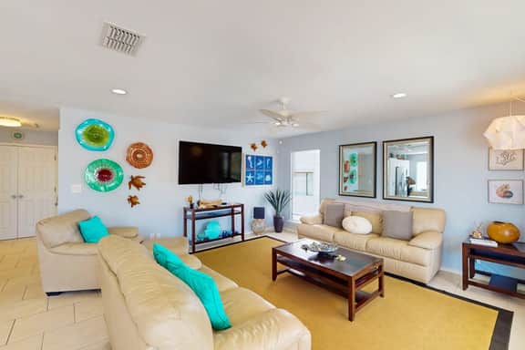 Momo’s Beach House - Image 2