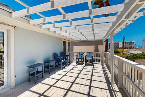Momo’s Beach House - Image 4