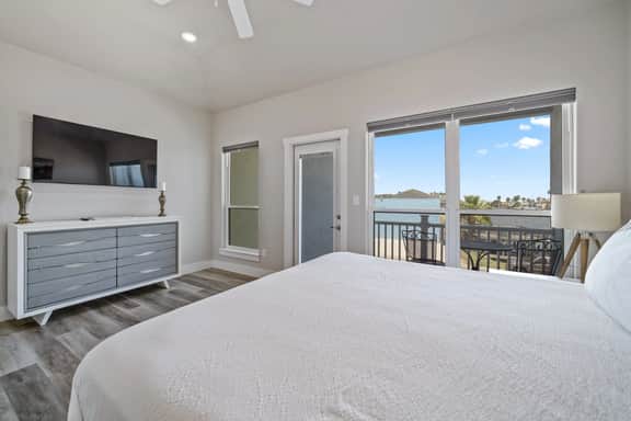 Endless Sunlight - Private Pool, Water Views - Image 3