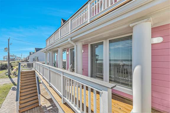 Pink Lady by the Sea - Image 5