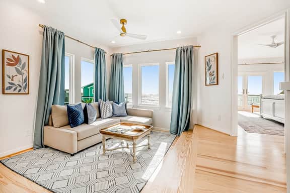 Beach Haus - Image 5