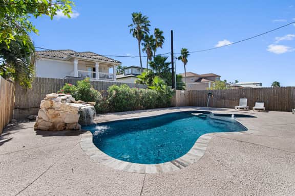 Seascape Villa - Private Pool, Bay View, 5BR - Image 2