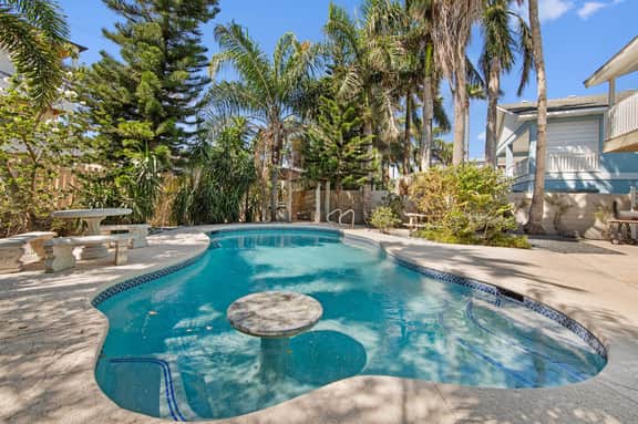 Oleander Oasis - Private Pool, 5BR, Sleeps 16 - Image 5