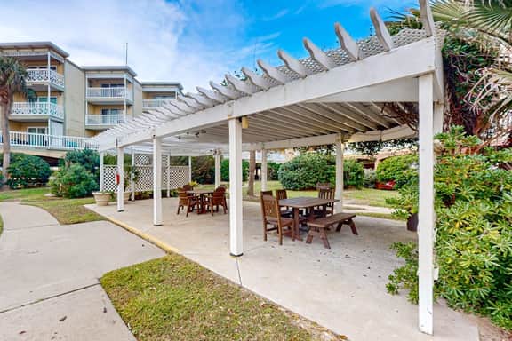 Victorian Condos - Back to the Beach - Image 3