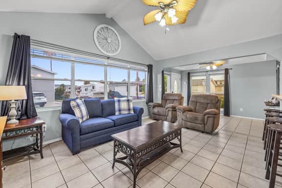Driftwood Den - Resort Pools, Golf, Sleeps 6 - Image 3