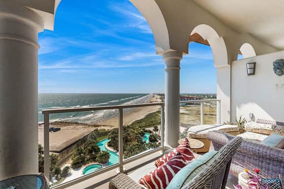 Diamond Beach Resort Penthouse - Image 2