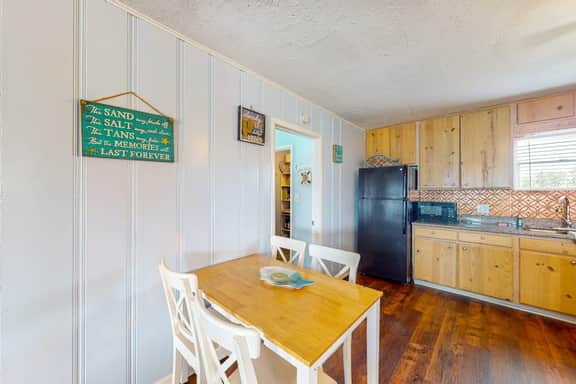 Captain's Quarters - Image 5