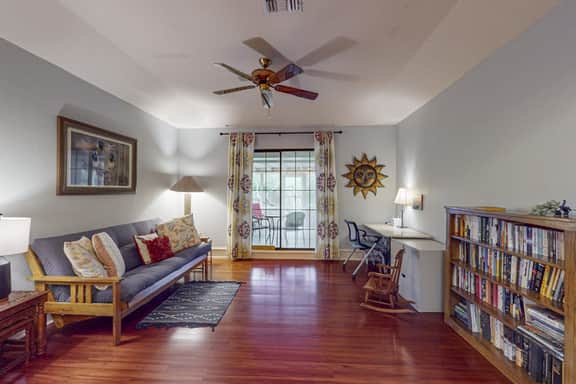 Birder's Heaven at 621 Palm - Image 2