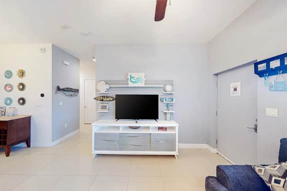 La Isla Condominiums #C105 - Image 5