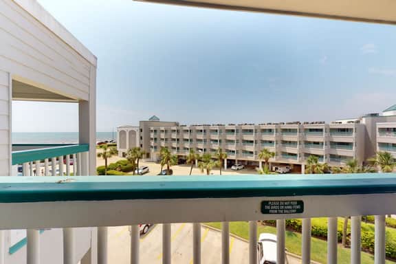 Walk to the beach - Image 3