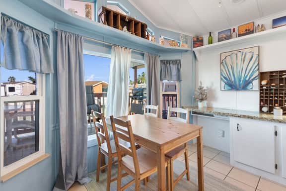Mermaid Manor - Waterfront, Sleeps 6, Pools, Golf - Image 4
