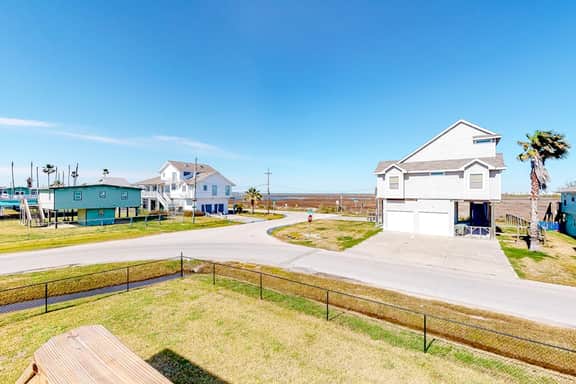 Beach to Bay Getaway - Image 3