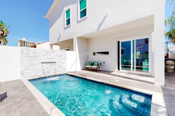 Dolphin Beach House - Image 3