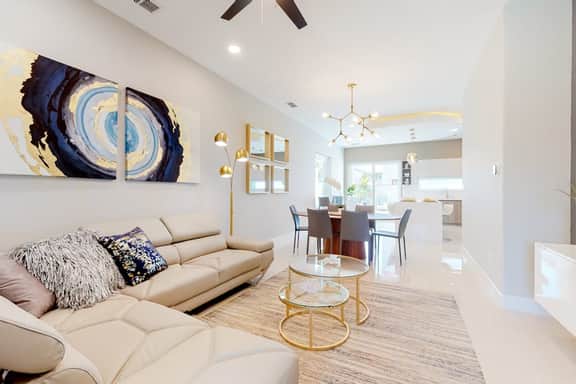 Dolphin Beach House - Image 4
