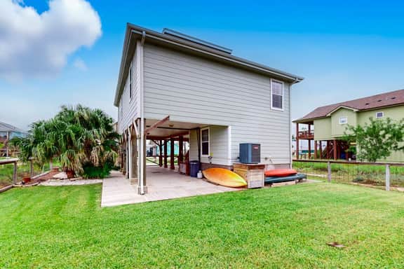 Festive Beach Retreat - Image 4