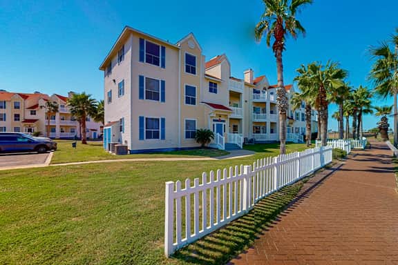 Beach Club 172 - Image 3