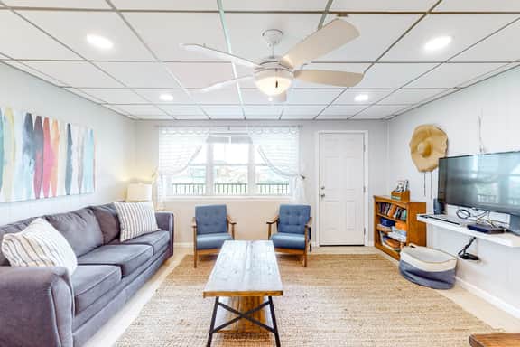 Unit 32, Island Retreat Resort - Image 3